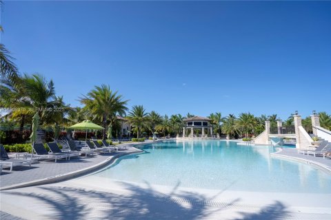 Touwnhouse à louer à Doral, Floride: 4 chambres, 163.23 m2 № 1982023 - photo 17