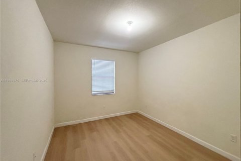 Touwnhouse à louer à Doral, Floride: 4 chambres, 163.23 m2 № 1982023 - photo 14