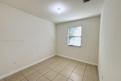 Touwnhouse à louer à Doral, Floride: 4 chambres, 163.23 m2 № 1982023 - photo 8
