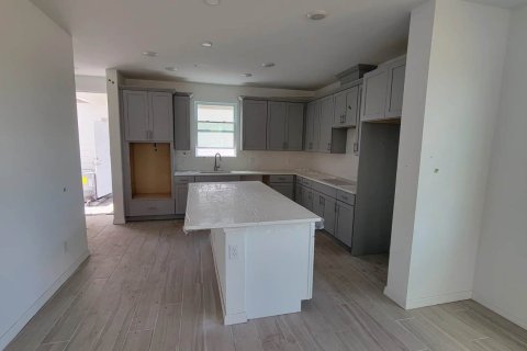 Townhouse in WESLYN PARK in Saint Cloud, Florida 3 bedrooms, 157 sq.m. № 102783 - photo 1