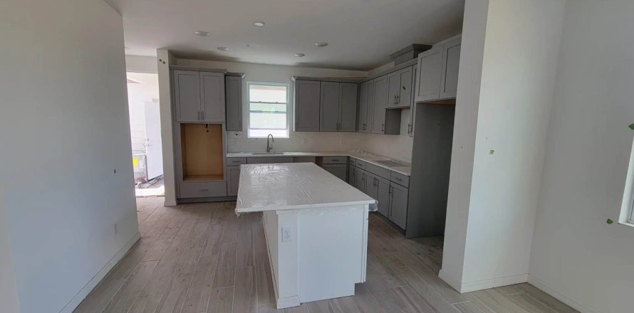 Townhouse in WESLYN PARK in Saint Cloud, Florida 3 bedrooms, 157 sq.m. № 102783