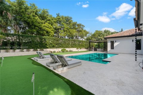 House in Pinecrest, Florida 4 bedrooms, 315.22 sq.m. № 1992572 - photo 6