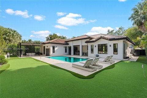 House in Pinecrest, Florida 4 bedrooms, 315.22 sq.m. № 1992572 - photo 8