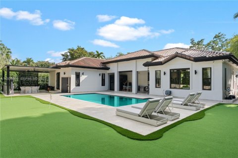 House in Pinecrest, Florida 4 bedrooms, 315.22 sq.m. № 1992572 - photo 9