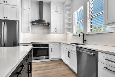 Adosado en alquiler en Tampa, Florida, 4 dormitorios, 224.08 m2 № 1910831 - foto 3