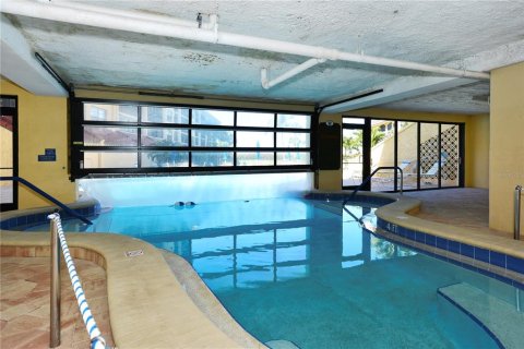 Condo in Sarasota, Florida, 2 bedrooms  № 1561369 - photo 10
