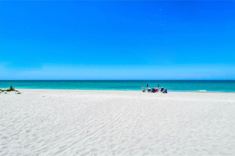 Condo in Sarasota, Florida, 2 bedrooms  № 1561369 - photo 22