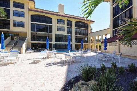 Condo in Sarasota, Florida, 2 bedrooms  № 1561369 - photo 9