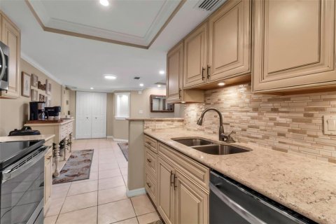 Condo in Bradenton, Florida, 2 bedrooms  № 1563738 - photo 13
