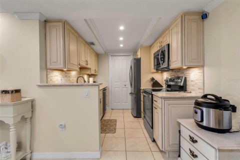 Condo in Bradenton, Florida, 2 bedrooms  № 1563738 - photo 8