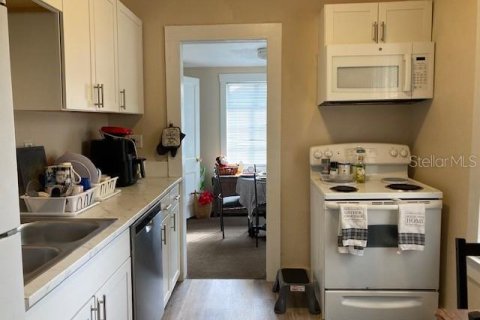 Immobilier commercial à louer à Tampa, Floride: 157.93 m2 № 2099008 - photo 12