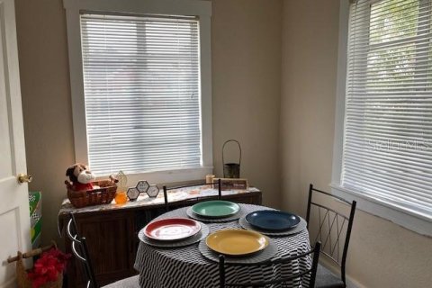 Immobilier commercial à louer à Tampa, Floride: 157.93 m2 № 2099008 - photo 13