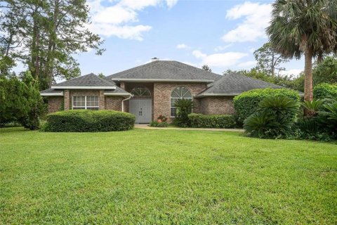House in Daytona Beach, Florida 4 bedrooms, 235.32 sq.m. № 1914814 - photo 1