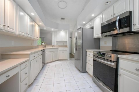 House in Daytona Beach, Florida 4 bedrooms, 235.32 sq.m. № 1914814 - photo 13