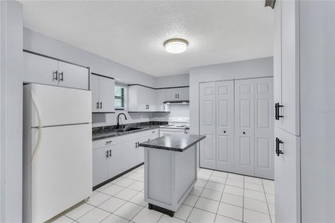 Commercial property in Safety Harbor, Florida 4 bedrooms, 157 sq.m. № 1884648 - photo 9
