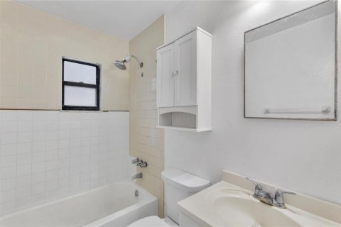 Commercial property in Safety Harbor, Florida 4 bedrooms, 157 sq.m. № 1884648 - photo 21