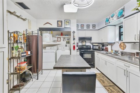 Commercial property in Safety Harbor, Florida 4 bedrooms, 157 sq.m. № 1884648 - photo 18