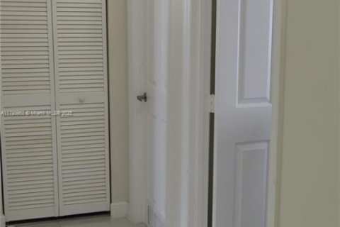 Townhouse in Homestead, Florida 4 bedrooms, 142.6 sq.m. № 1741561 - photo 30