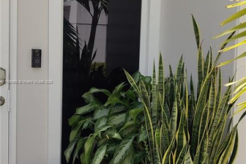 Townhouse in Homestead, Florida 4 bedrooms, 142.6 sq.m. № 1741561 - photo 8