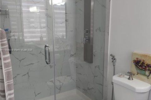 Townhouse in Homestead, Florida 4 bedrooms, 142.6 sq.m. № 1741561 - photo 24