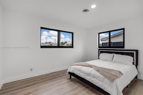 Casa en venta en Hollywood, Florida, 4 dormitorios, 211.07 m2 № 1874734 - foto 24