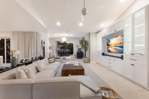 House in Sarasota, Florida 4 bedrooms, 265.14 sq.m. № 1650371 - photo 8