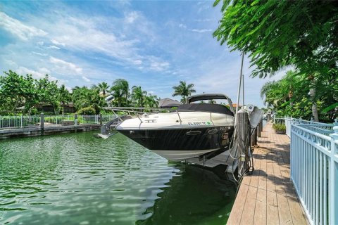 Villa ou maison à vendre à Bradenton, Floride: 3 chambres, 223.99 m2 № 2289472 - photo 9