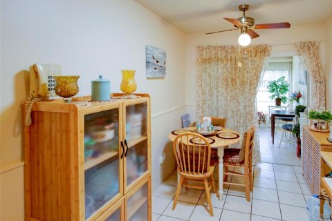 Villa ou maison à vendre à Weeki Wachee, Floride: 2 chambres, 133.69 m2 № 1905354 - photo 11