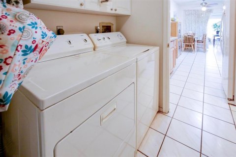 Villa ou maison à vendre à Weeki Wachee, Floride: 2 chambres, 133.69 m2 № 1905354 - photo 24