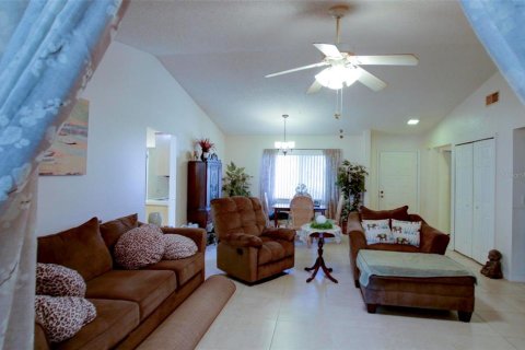 Villa ou maison à vendre à Weeki Wachee, Floride: 2 chambres, 133.69 m2 № 1905354 - photo 4
