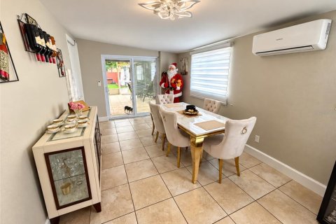 Casa en venta en Tampa, Florida, 3 dormitorios, 172.05 m2 № 2425711 - foto 9
