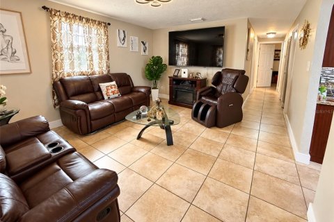 Casa en venta en Tampa, Florida, 3 dormitorios, 172.05 m2 № 2425711 - foto 4