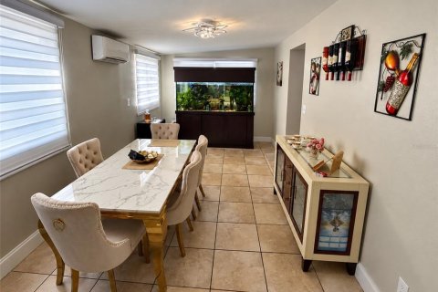 Casa en venta en Tampa, Florida, 3 dormitorios, 172.05 m2 № 2425711 - foto 10