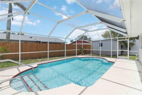 House in Bradenton, Florida 3 bedrooms, 111.76 sq.m. № 1796973 - photo 25