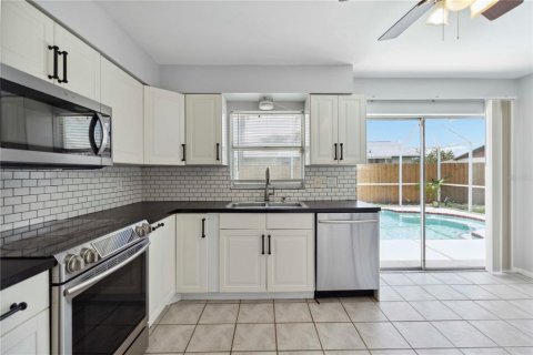 House in Bradenton, Florida 3 bedrooms, 111.76 sq.m. № 1796973 - photo 14