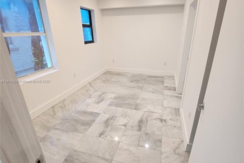 Immobilier commercial à vendre à Miami Beach, Floride № 1770302 - photo 2
