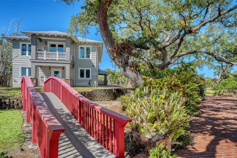 House in Sarasota, Florida 6 bedrooms, 988.67 sq.m. № 2115856 - photo 15