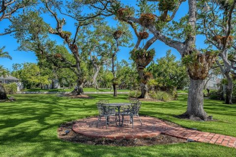 House in Sarasota, Florida 6 bedrooms, 988.67 sq.m. № 2115856 - photo 4