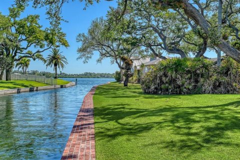 House in Sarasota, Florida 6 bedrooms, 988.67 sq.m. № 2115856 - photo 16