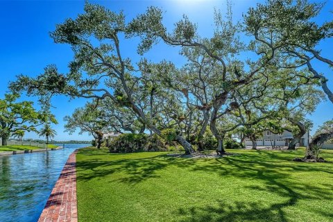 House in Sarasota, Florida 6 bedrooms, 988.67 sq.m. № 2115856 - photo 11