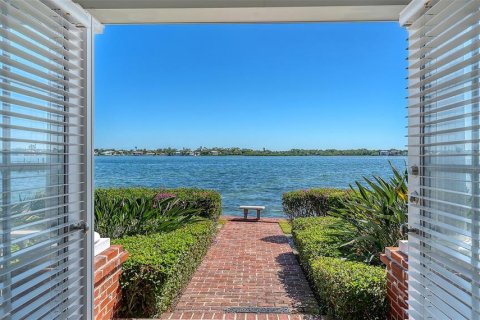 House in Sarasota, Florida 6 bedrooms, 988.67 sq.m. № 2115856 - photo 23