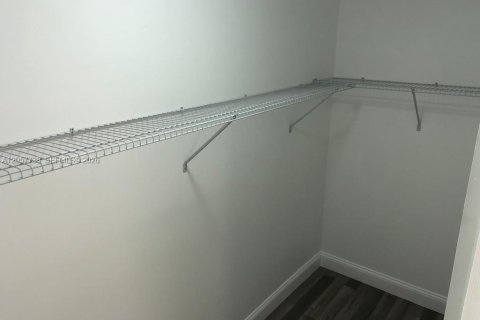 Apartamento en alquiler en Miami, Florida, 2 dormitorios, 84.91 m2 № 2187806 - foto 18