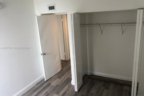 Apartamento en alquiler en Miami, Florida, 2 dormitorios, 84.91 m2 № 2187806 - foto 13