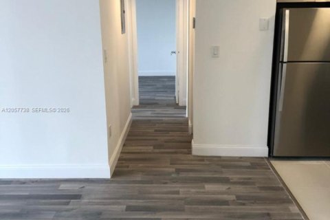 Apartamento en alquiler en Miami, Florida, 2 dormitorios, 84.91 m2 № 2187806 - foto 5