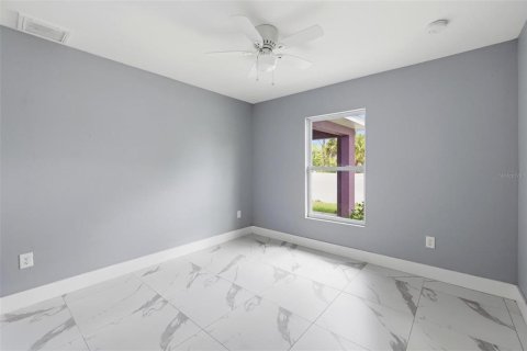 House in North Port, Florida 3 bedrooms, 130.06 sq.m. № 2097404 - photo 24