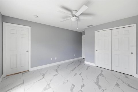 House in North Port, Florida 3 bedrooms, 130.06 sq.m. № 2097404 - photo 8