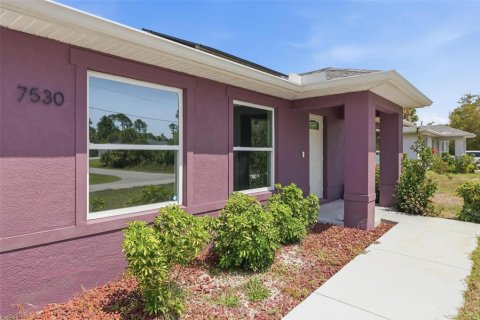 House in North Port, Florida 3 bedrooms, 130.06 sq.m. № 2097404 - photo 5