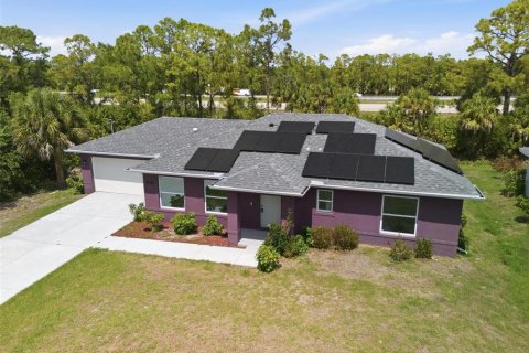 House in North Port, Florida 3 bedrooms, 130.06 sq.m. № 2097404 - photo 2