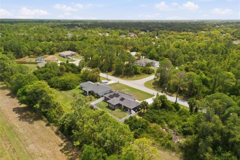 House in North Port, Florida 3 bedrooms, 130.06 sq.m. № 2097404 - photo 26
