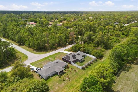House in North Port, Florida 3 bedrooms, 130.06 sq.m. № 2097404 - photo 19